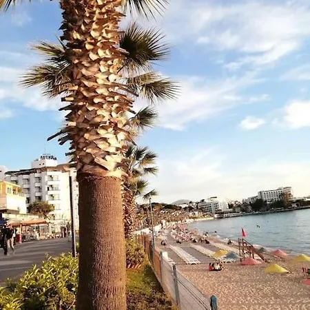 Short Walking Distance To The Famous Ladies Beach Κουσάντασι