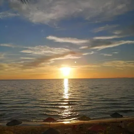 Short Walking Distance To The Famous Ladies Beach Kusadası